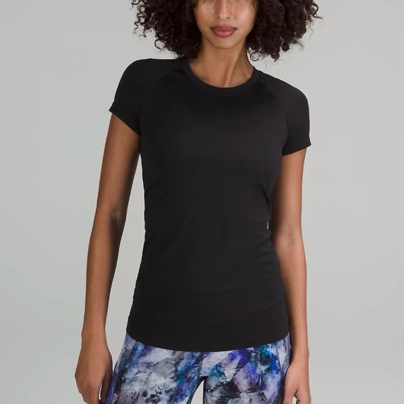 lululemon athletica Tops - Lululemon swiftly tee